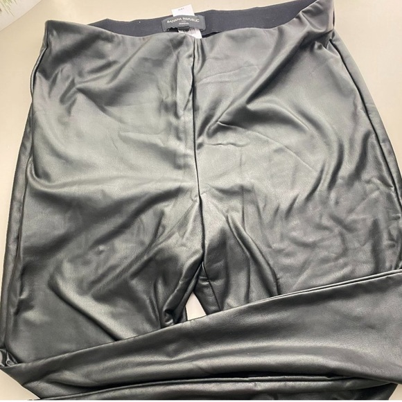 Banana Republic New without tags Faux Leather leggings - Picture 1 of 4